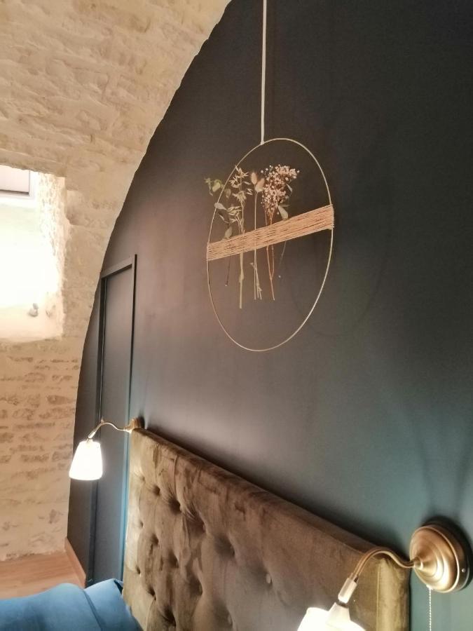 Le Refuge De La Sallee Gençay Εξωτερικό φωτογραφία